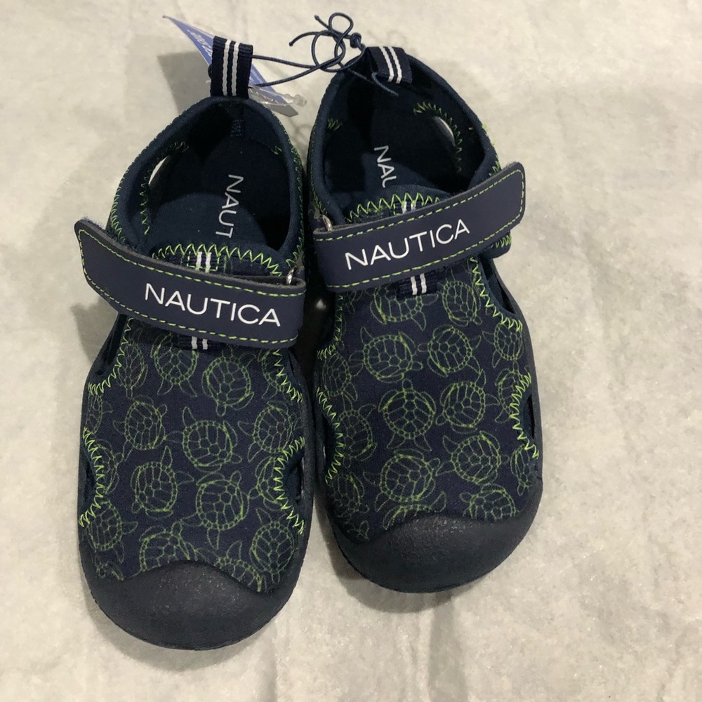 Nautica water shoes toddler size 9